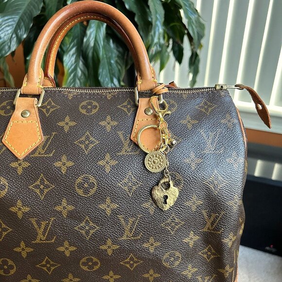 GOLD PADLOCK HEART Bag Charm 🔒 - Picture 5 of 9